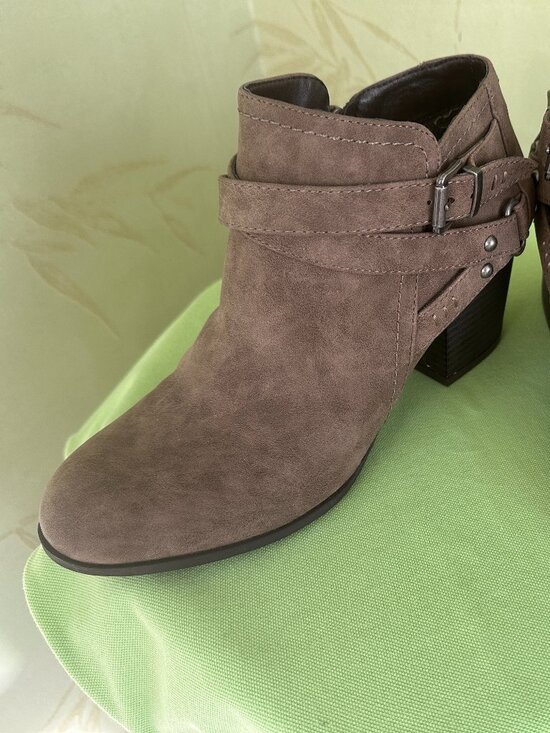 INDIGO RD. WOMEN'S TAUPE-BROWN BOOTIES:PREOWNED SIZE:9 - Picture 10 of 14
